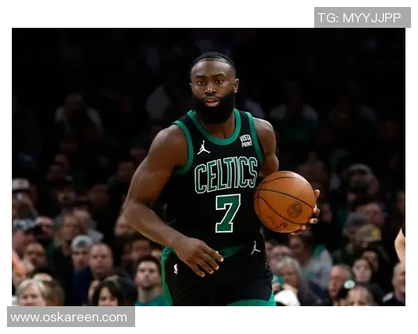 杰伦布朗如何在NBA赛场上展现领导力与全能表现